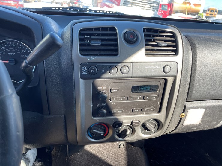 2012-chevrolet-colorado-image-29