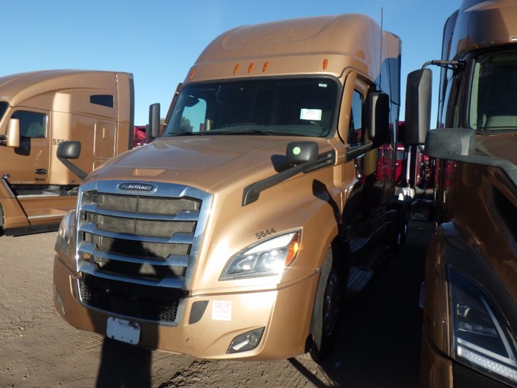 2023-freightliner-cascadia-126-image-1