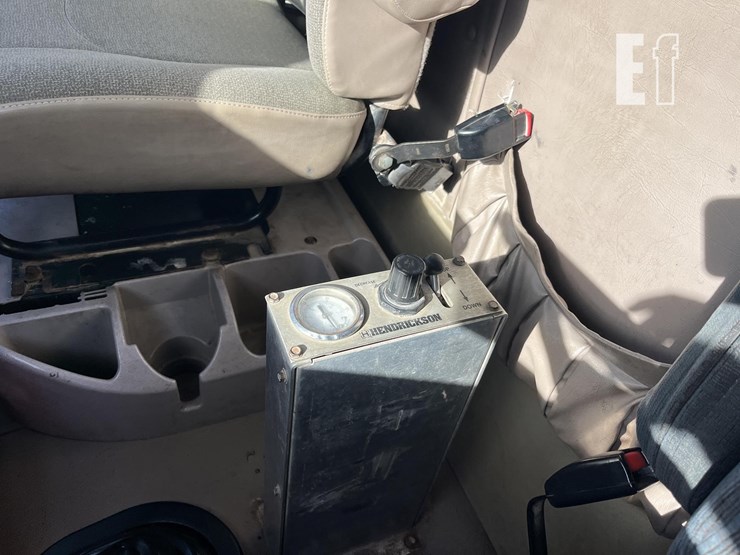 2004-international-paystar-5600-image-17