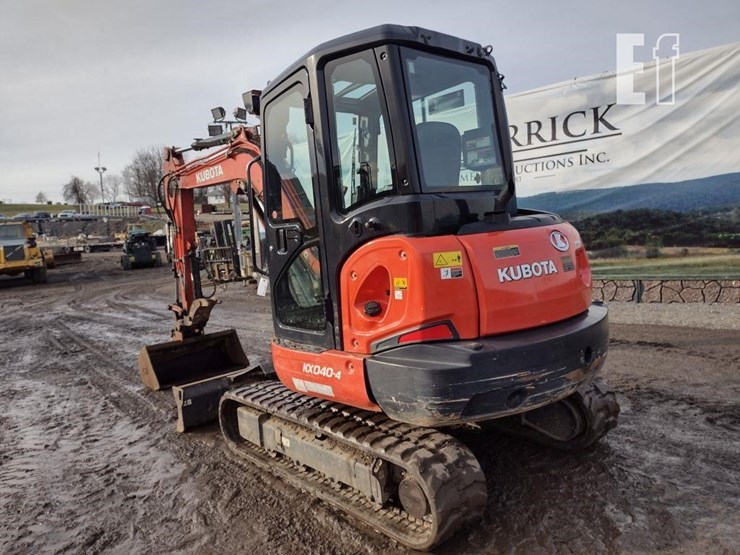 2017-kubota-kx040-4-image-52