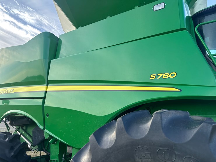 2018-john-deere-s780-image-37