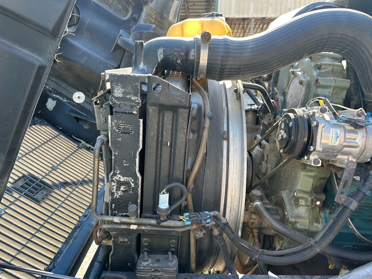 1998-volvo-vn-image-47