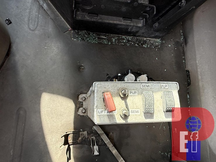 2018-freightliner-cascadia-125-image-14