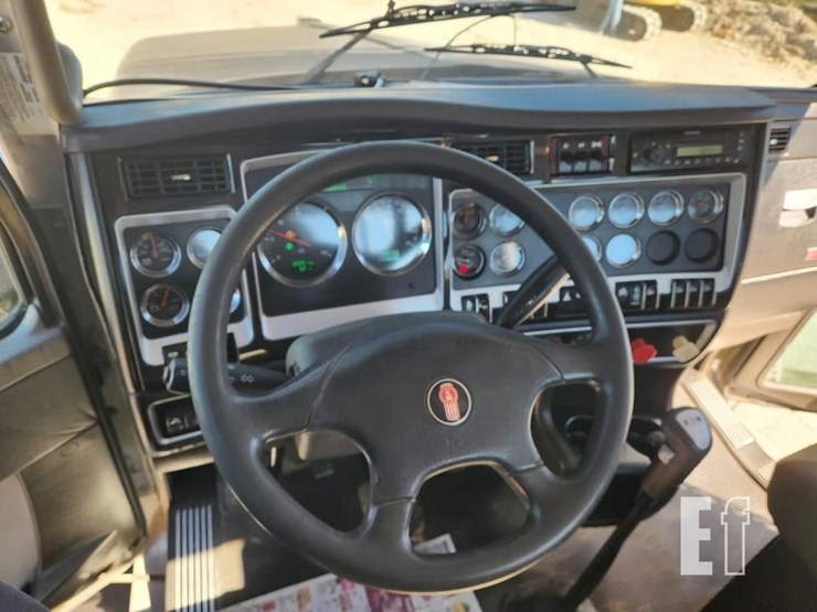 2012-kenworth-t800-image-9