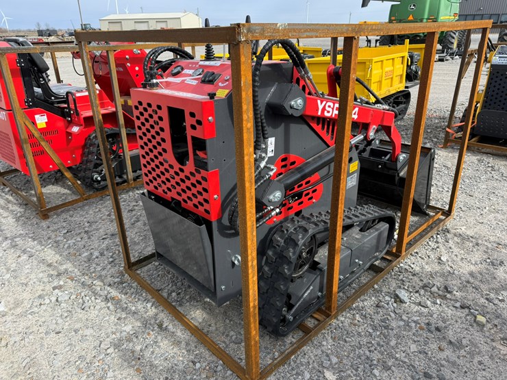 #22787-•-unused-agt-ysrt114-stand-on-tracked-loader-ysrt142025l110321-image-3