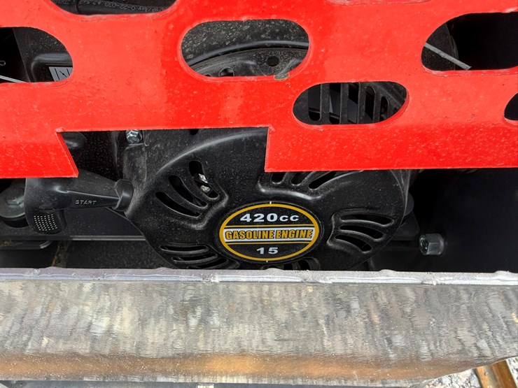 #22787-•-unused-agt-ysrt114-stand-on-tracked-loader-ysrt142025l110321-image-7