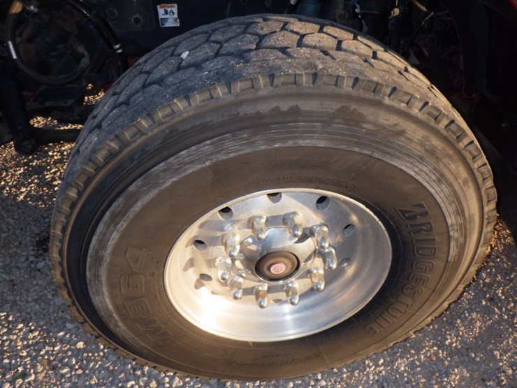 2014-kenworth-t800-image-26