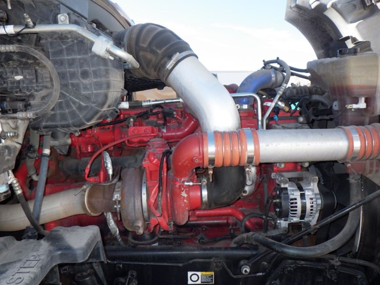 2016-kenworth-t680-image-25