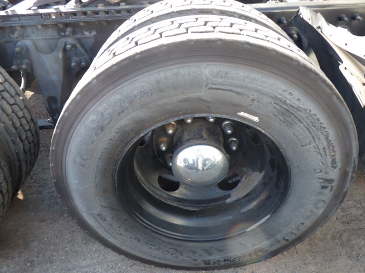 2017-international-prostar-image-5