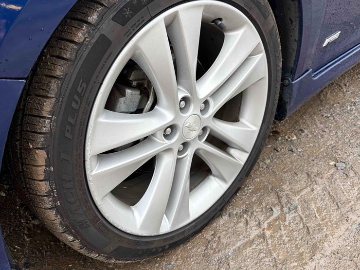 2012-chevrolet-cruze-rs-image-9