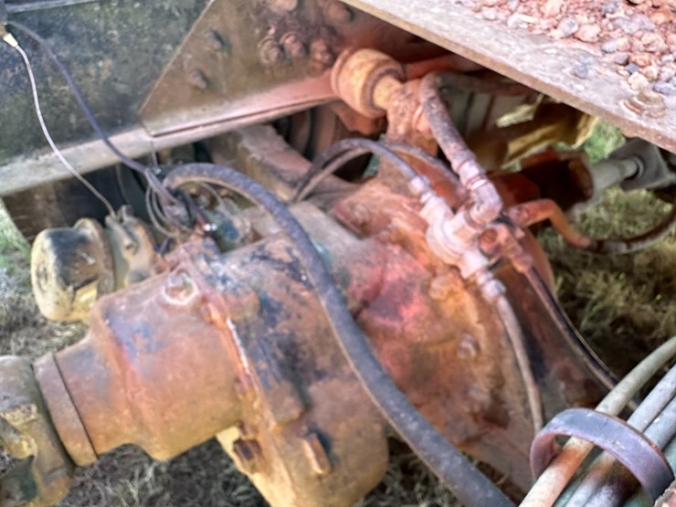 1974-ford-9000-image-21