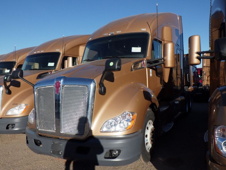 2022-kenworth-t680-image-1