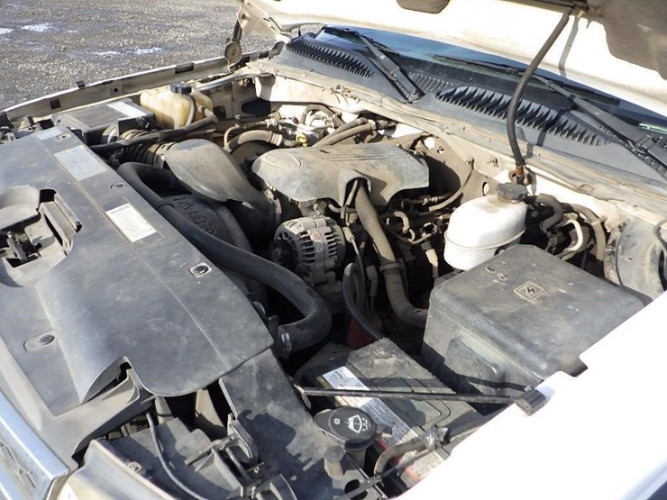 2005-chevrolet-3500-image-13