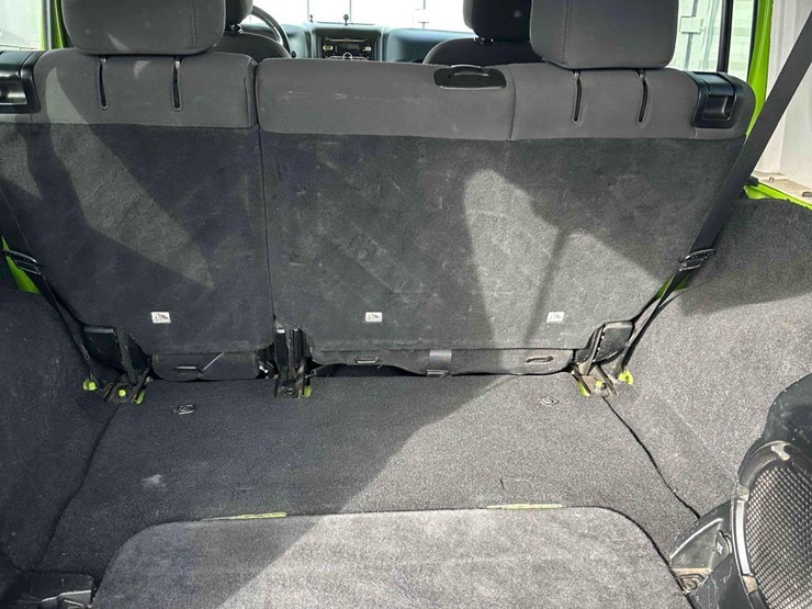 2013-jeep-wrangler-sport-image-12