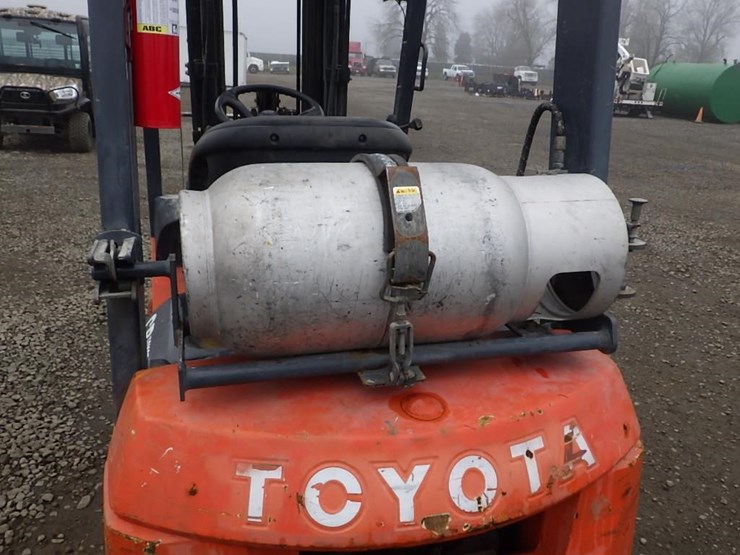 toyota-7fgu18-forklift-image-11