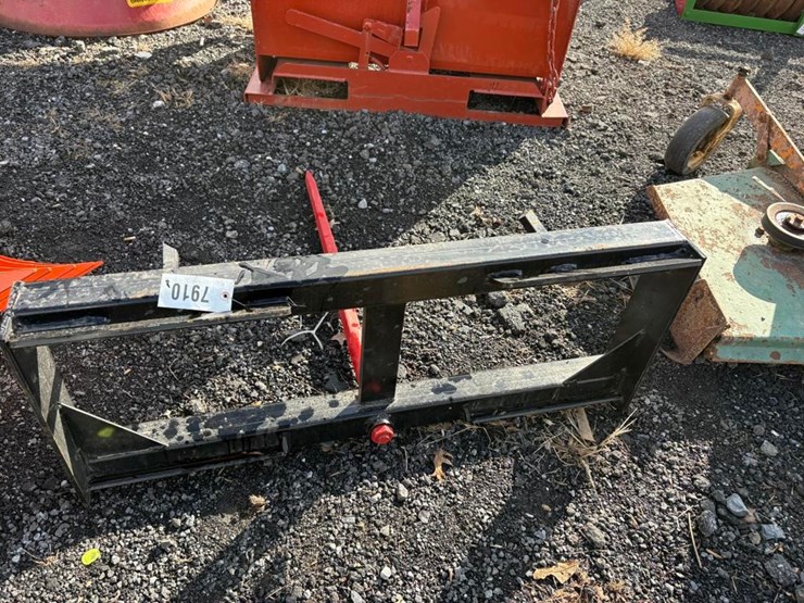 (new)-kivel-single-prong-bale-spear-image-1