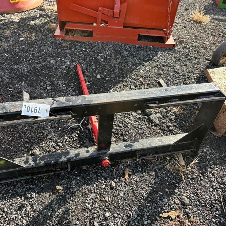 (New) Kivel Single Prong Bale Spear