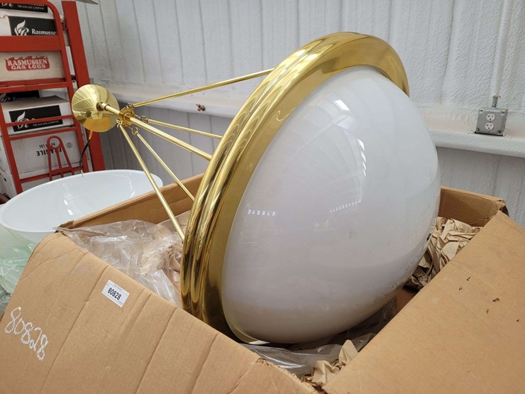 hanging-light-fixture-w/globe-image-6