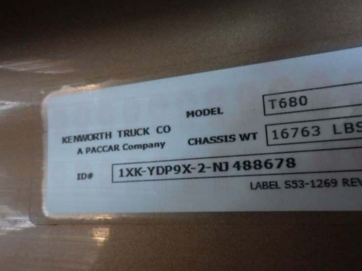 2022-kenworth-t680-image-24