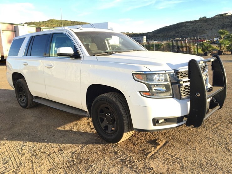 2016-chevrolet-tahoe-image-2