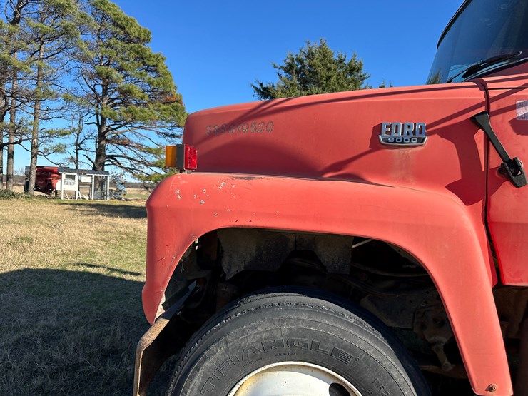 1974-ford-9000-image-30