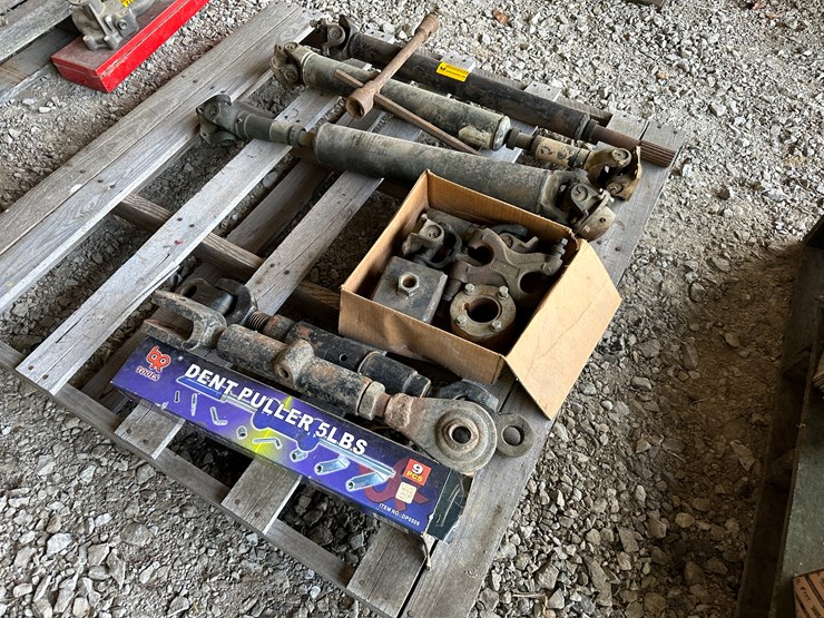 #35884-•-lot-of-drive-shafts,-top-link-and-dent-puller-image-2