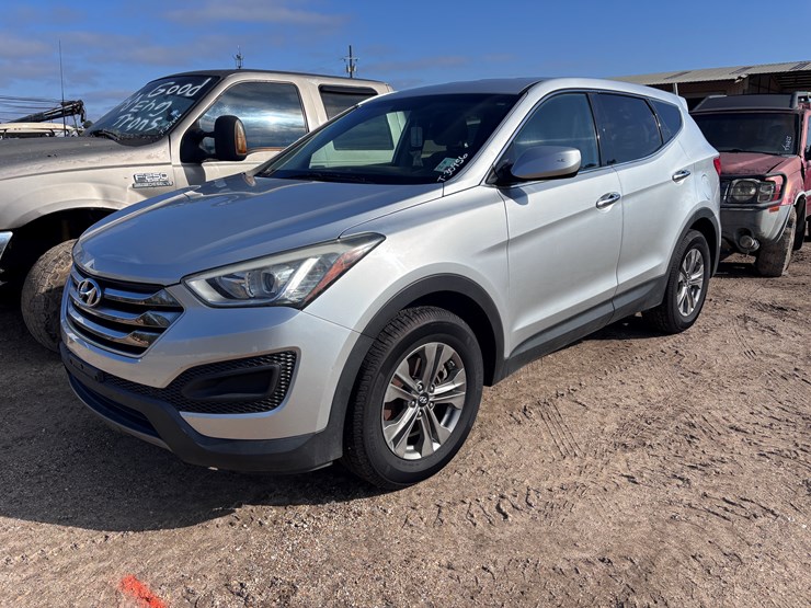 2016-hyundai-santa-fe-image-1