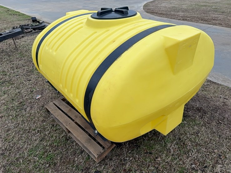 400-gallon-elliptical-tank-with-metal-straps-￼-image-23