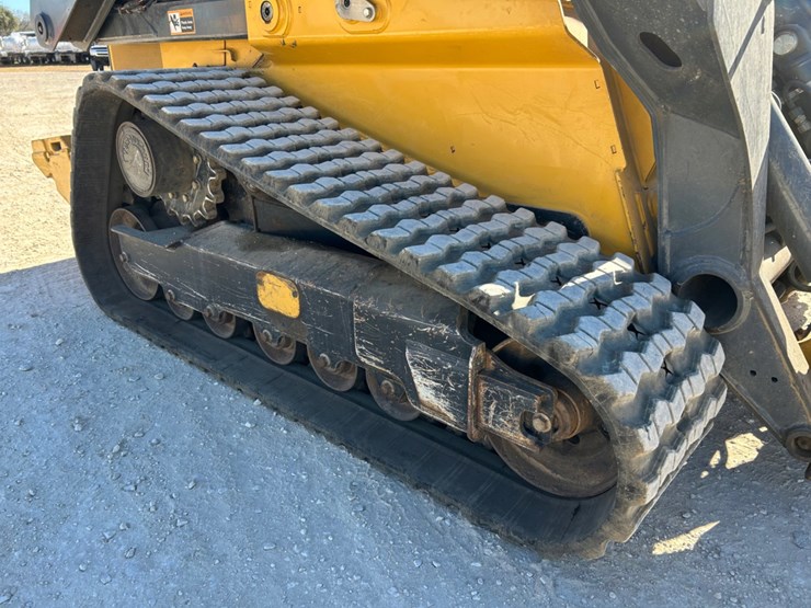 2017-deere-333g-image-9