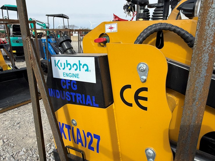 #77-•-unused-cfg-kkta27-stand-on-tracked-loader-kkta272025l110878-inv#-35713-image-22