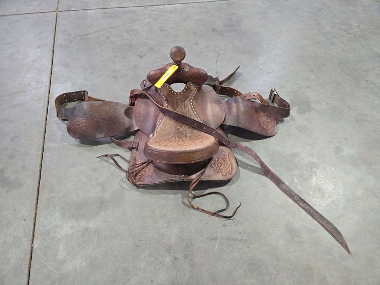 old-saddle-no-stirrup-image-3