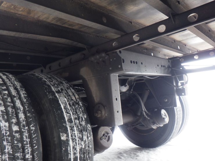 2011-utility-3000r-image-8