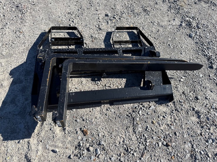 #22786-•-unused-agt-isocpf48-6600-ff-48"-wheel-loader-forks-image-2