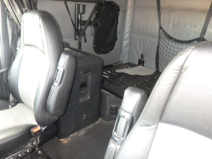 2022-freightliner-cascadia-126-image-21