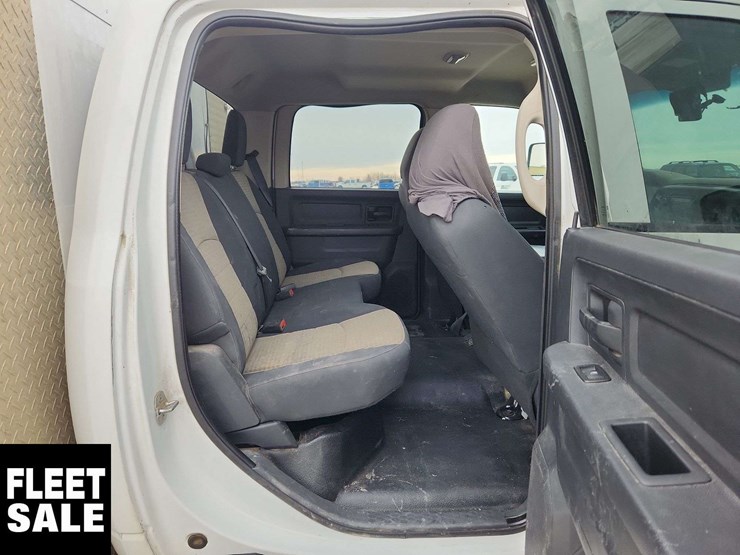 2012-ram-5500-4x4-s/a-service-truck-image-18