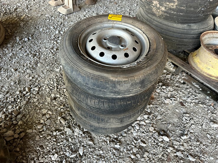 #35877-•-lot-of-(4)-yokohama-145/80r18-tires-&-rims-image-1