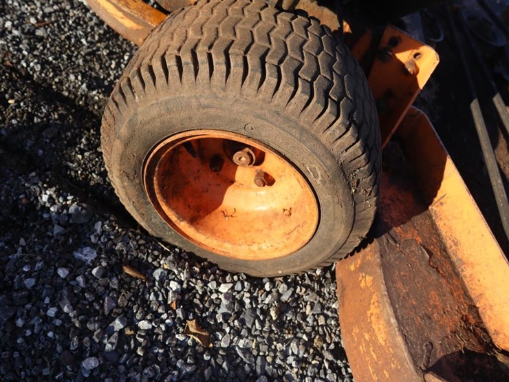 3-wheel-skag-riding-mower-non-running-image-10