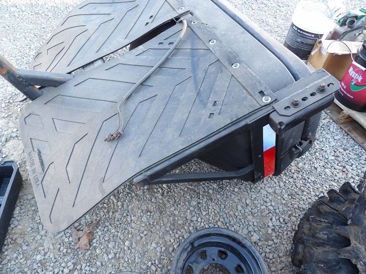 #4863-•-**-250lb-salt-spreader-image-3