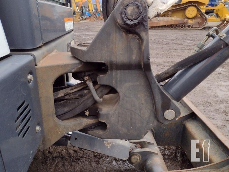 2014-bobcat-e35-image-24