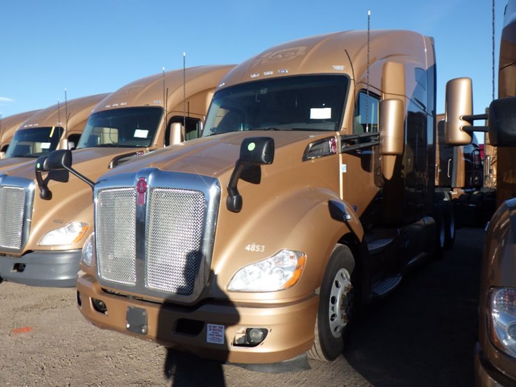 2022-kenworth-t680-image-1