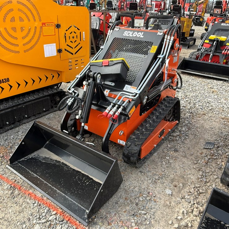 #96 • Unused SDLOOL SL36C Stand-On Tracked Loader 36CJ251271 Inv# 36230