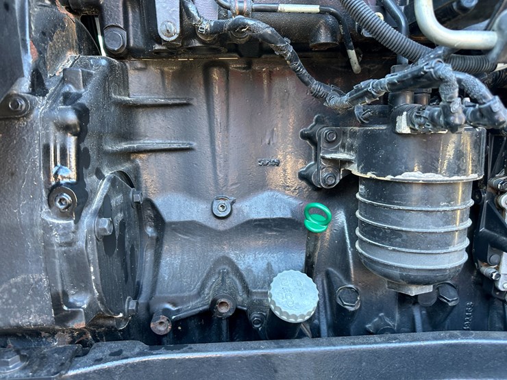 2014-new-holland-t8.330-image-65