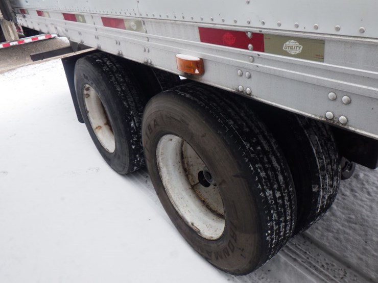 2011-utility-3000r-image-9