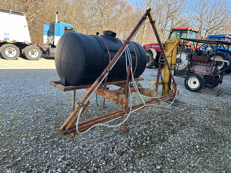 #35802-•-200-gallon-22'-3pt-sprayer-image-4