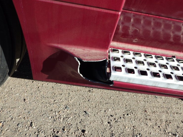 2021-volvo-vnl-300-image-21