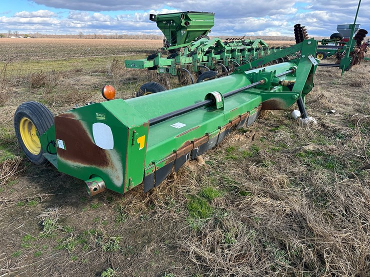 john-deere-520-image-2