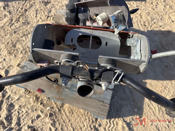 2023-husqvarna-bg-250p-floor-grinder-image-8