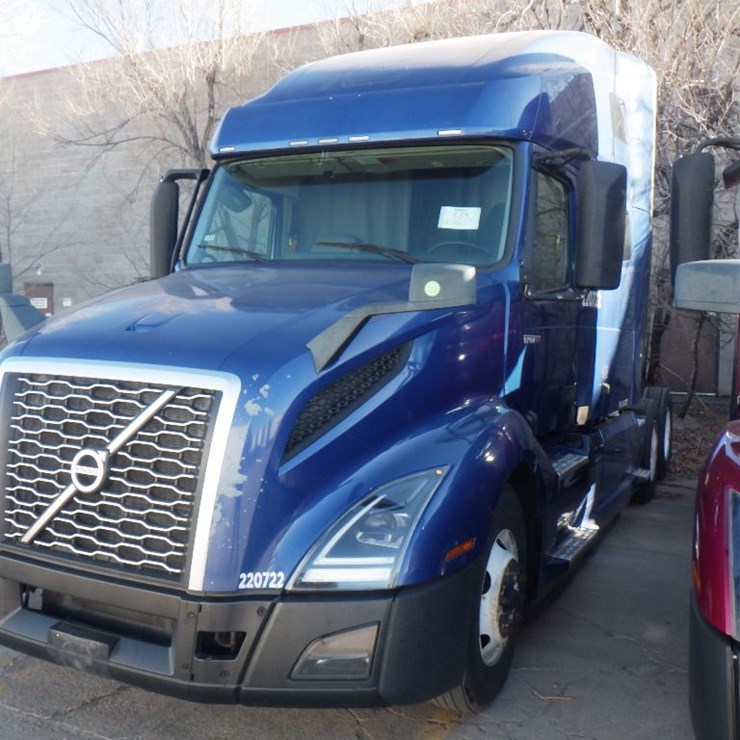 2020 VOLVO VNL 760