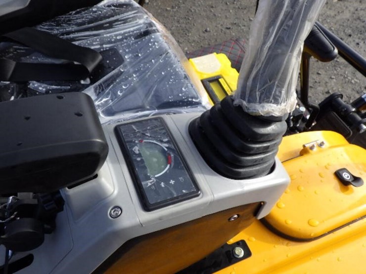 2025-vicsec-20-hydraulic-excavator-image-16