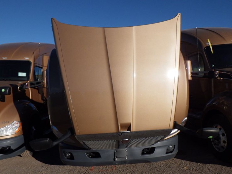 2022-kenworth-t680-image-25